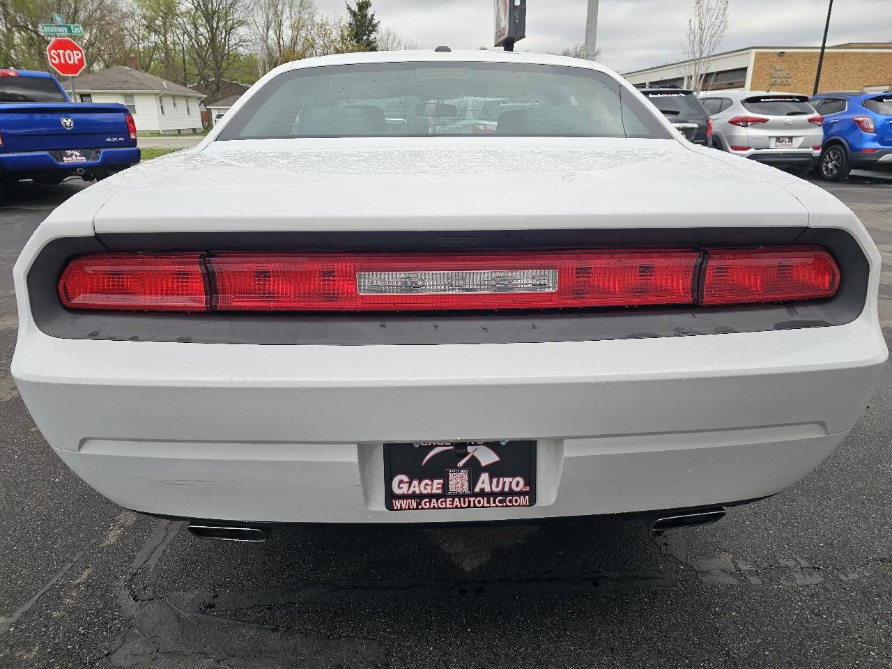 Used 2013 Dodge Challenger SXT w/ Sound Group RWD image 10