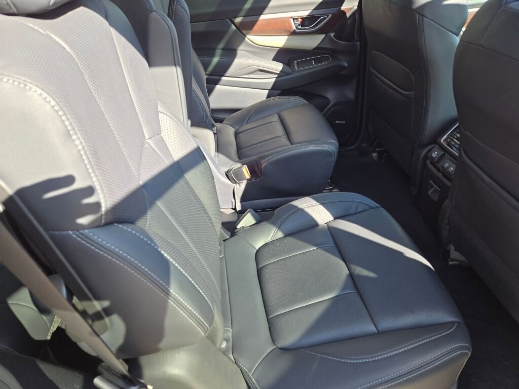 Used 2022 Subaru Ascent Touring w/ Popular Package #2A image 12