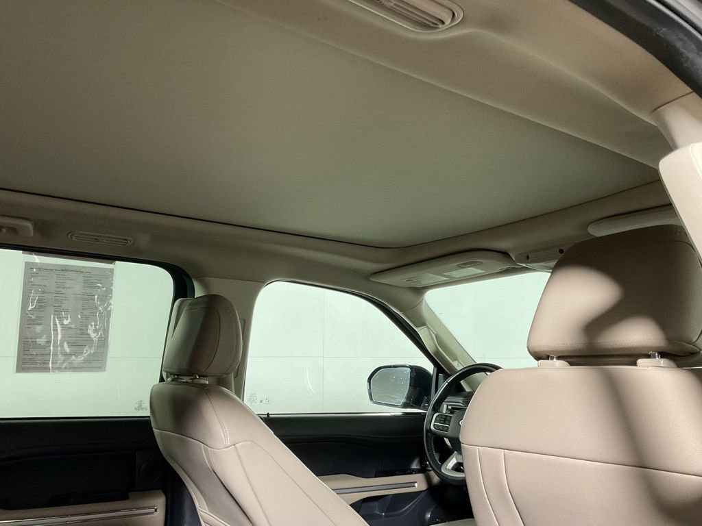 Used 2024 Ford Expedition Limited image 2