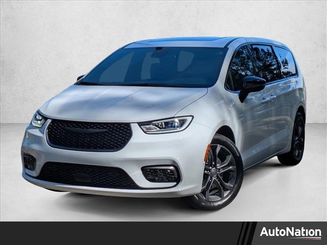 New 2026 Chrysler Pacifica Select