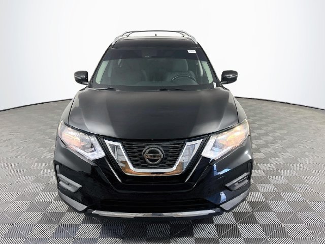 Used 2019 Nissan Rogue S w/ Special Edition Package FWD image 2