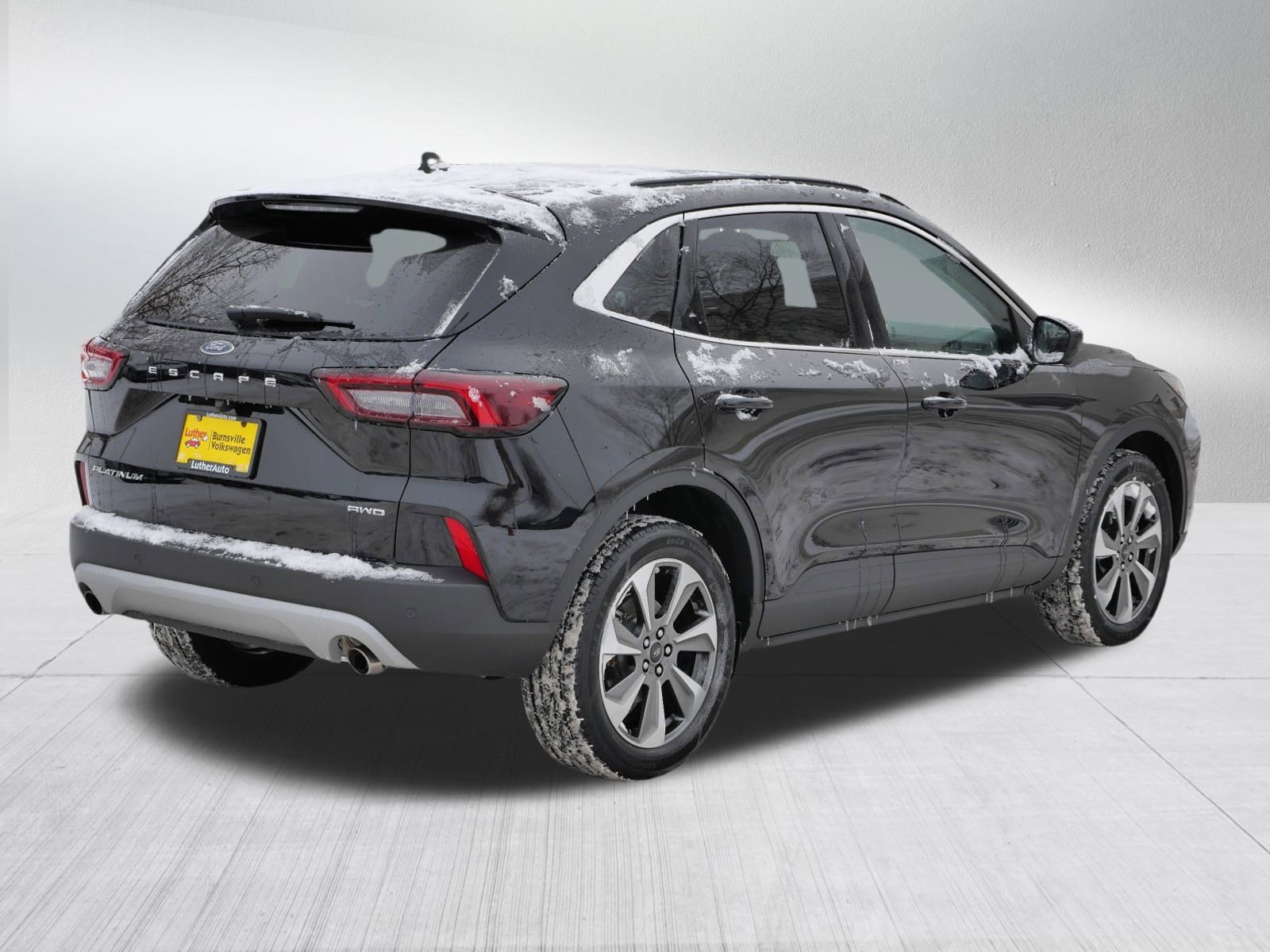 Used 2023 Ford Escape Platinum image 7