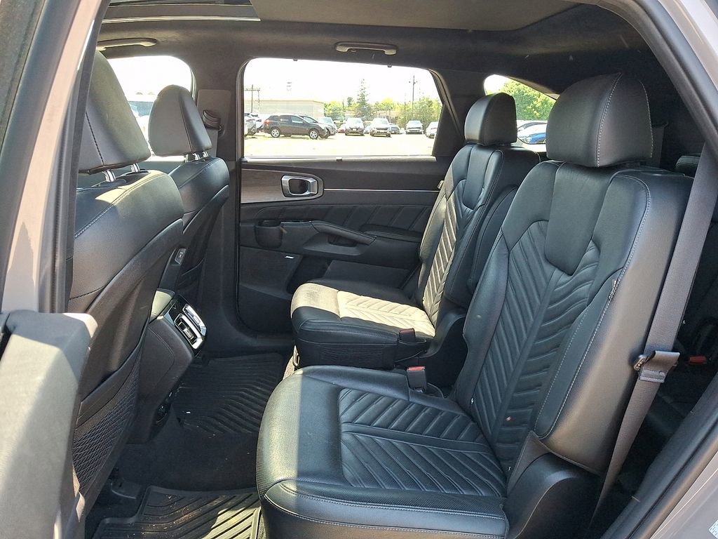 Certified 2024 Kia Sorento SX Prestige AWD/4WD image 11