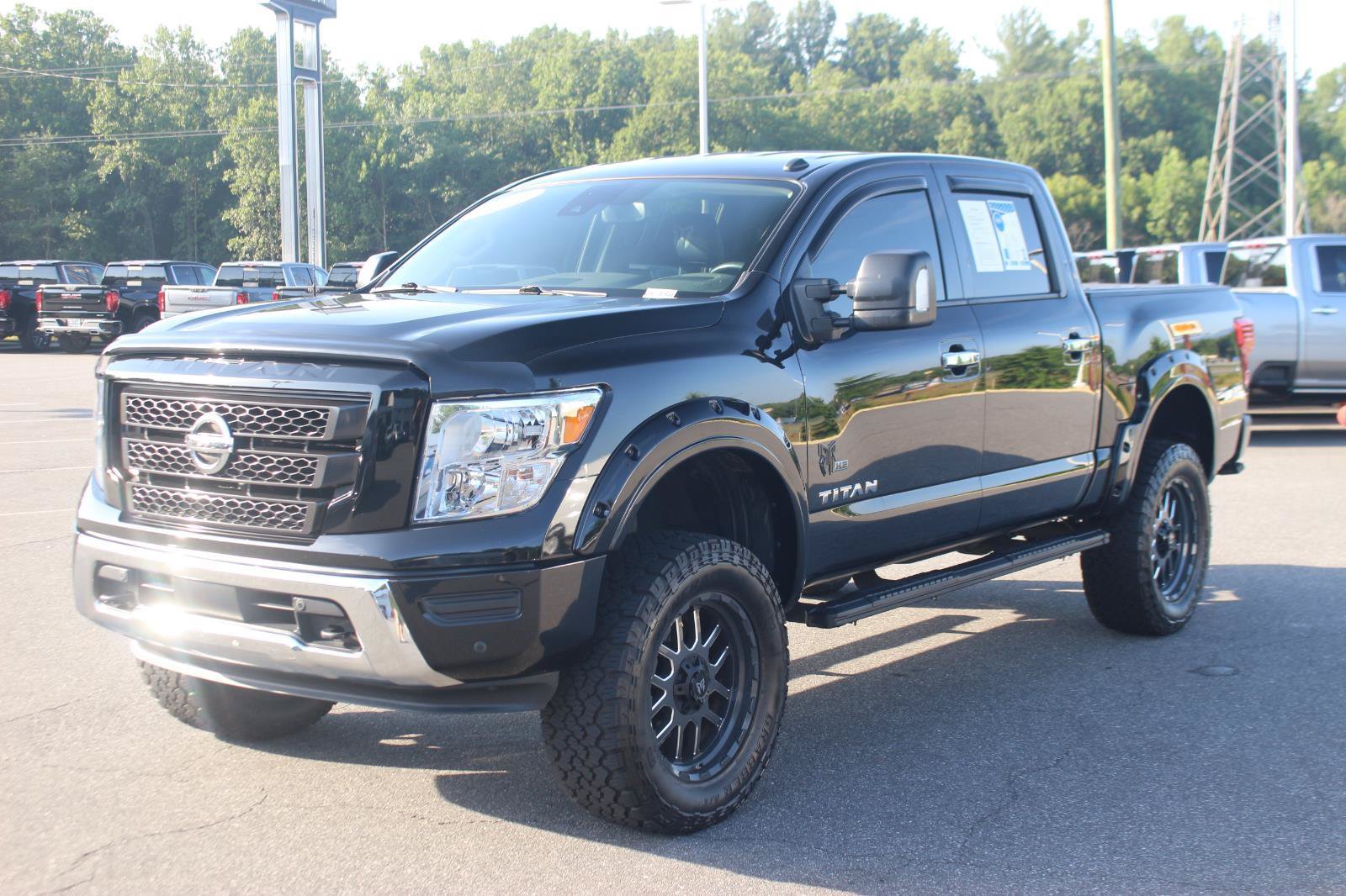 Used 2021 Nissan Titan SV w/ SV Convenience Package AWD/4WD image 3