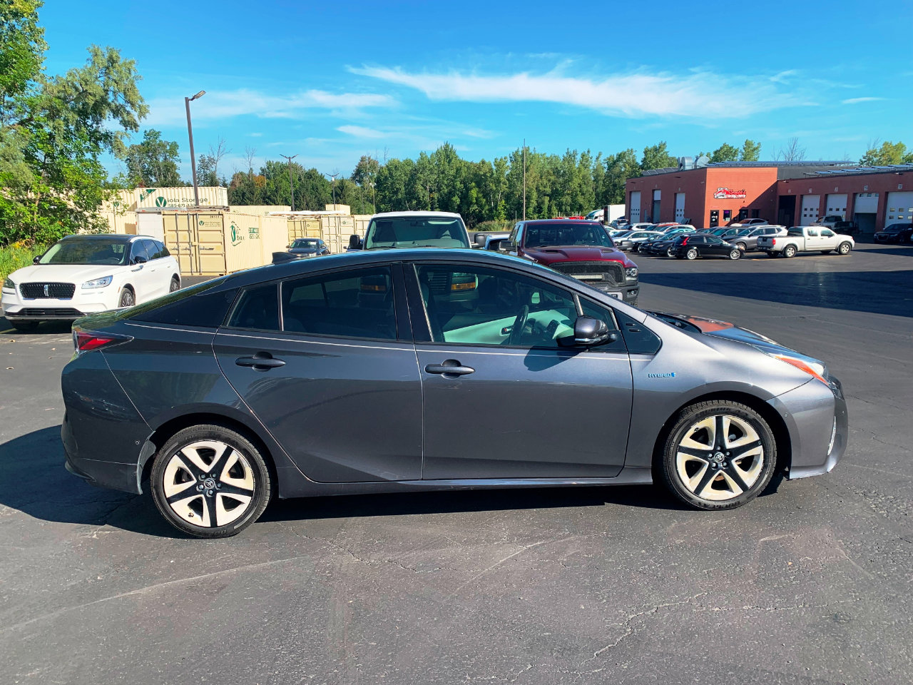 Used 2018 Toyota Prius Three Touring image 3