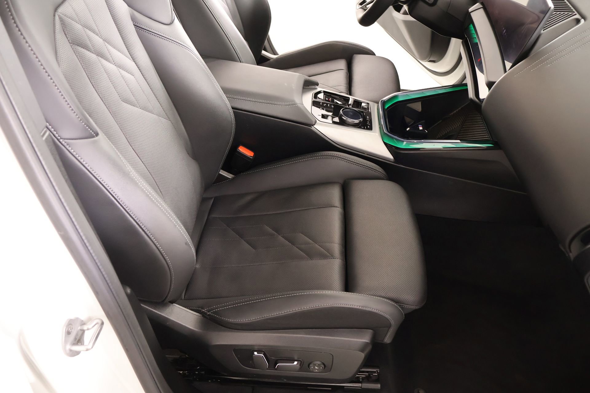 Used 2025 BMW X3 xDrive30i image 13