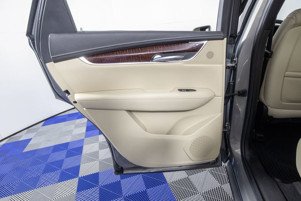 Used 2019 Cadillac XT5 Luxury FWD image 14