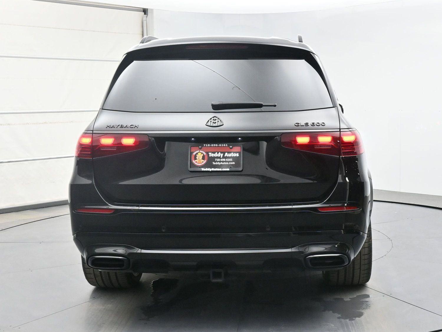 Used 2024 Mercedes-Benz Maybach GLS 600 4MATIC image 31