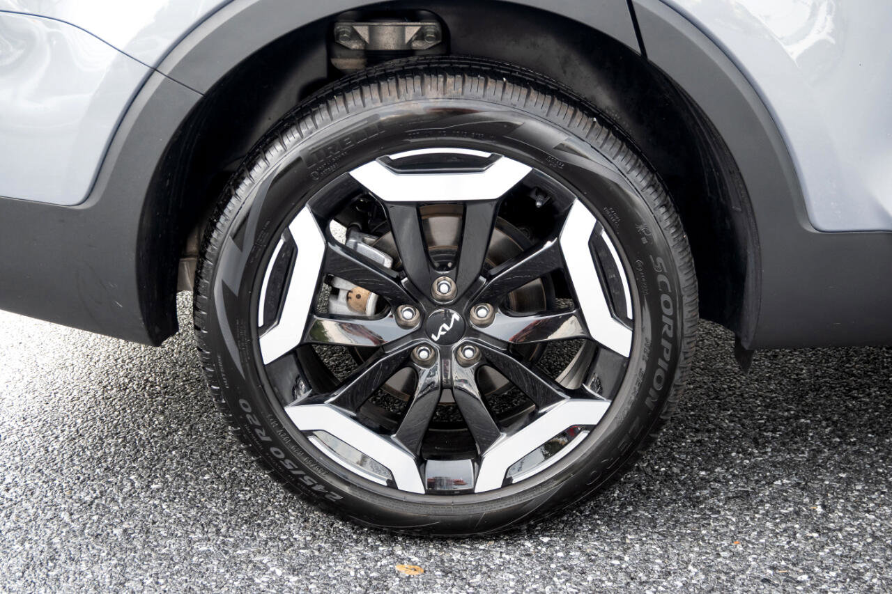 Used 2024 Kia Telluride EX w/ EX Captain's Chair Package image 43