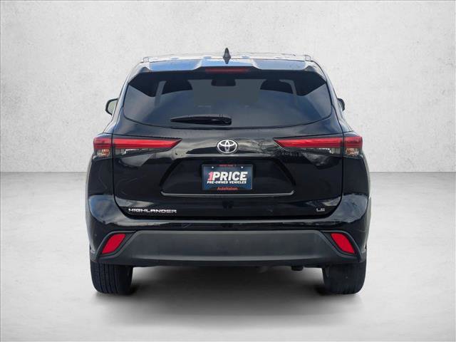 Used 2023 Toyota Highlander LE image 6