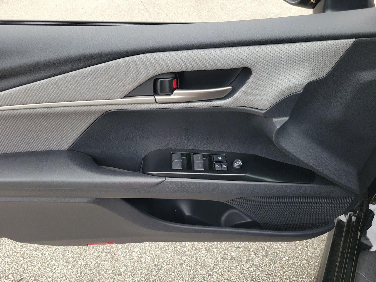 Used 2026 Toyota Camry SE FWD image 14