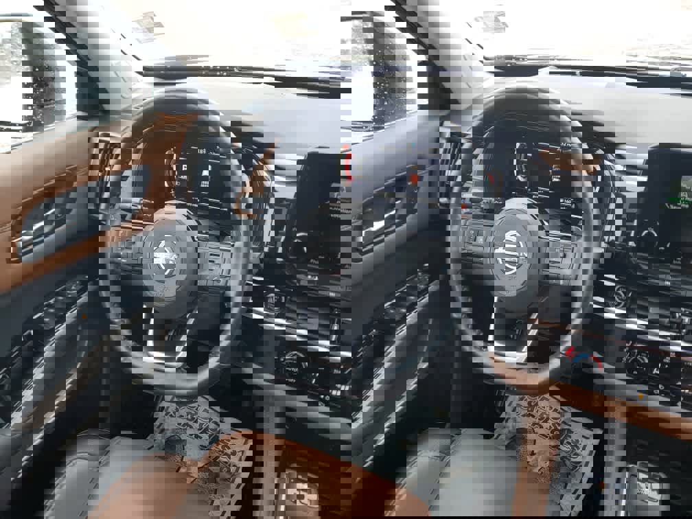 Used 2022 Nissan Pathfinder Platinum w/ Cargo Package image 18