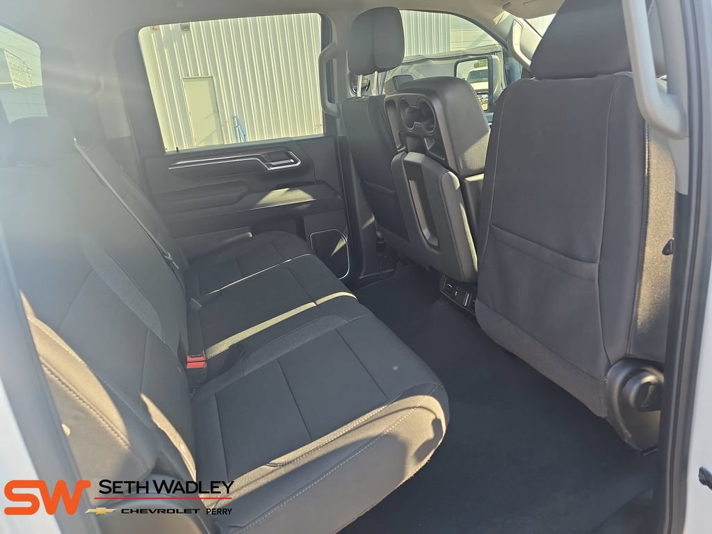 Used 2025 Chevrolet Silverado 2500 LT w/ Convenience Package AWD/4WD image 11