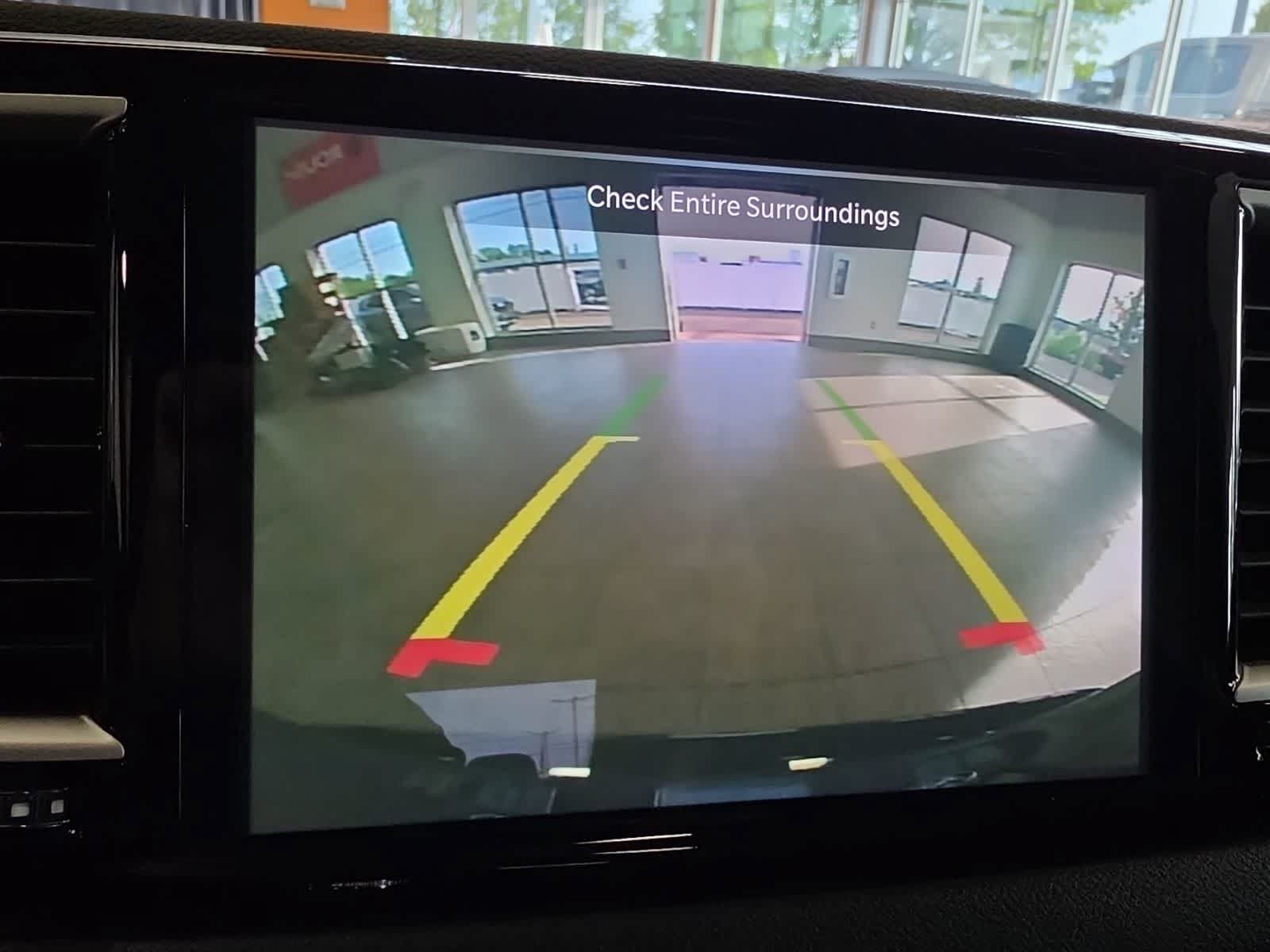 Used 2025 Chrysler Pacifica Select FWD image 27