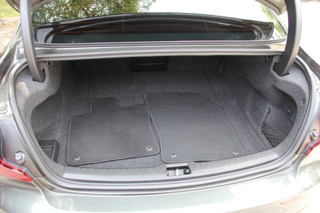 Used 2020 Volvo S60 T5 Momentum FWD image 34
