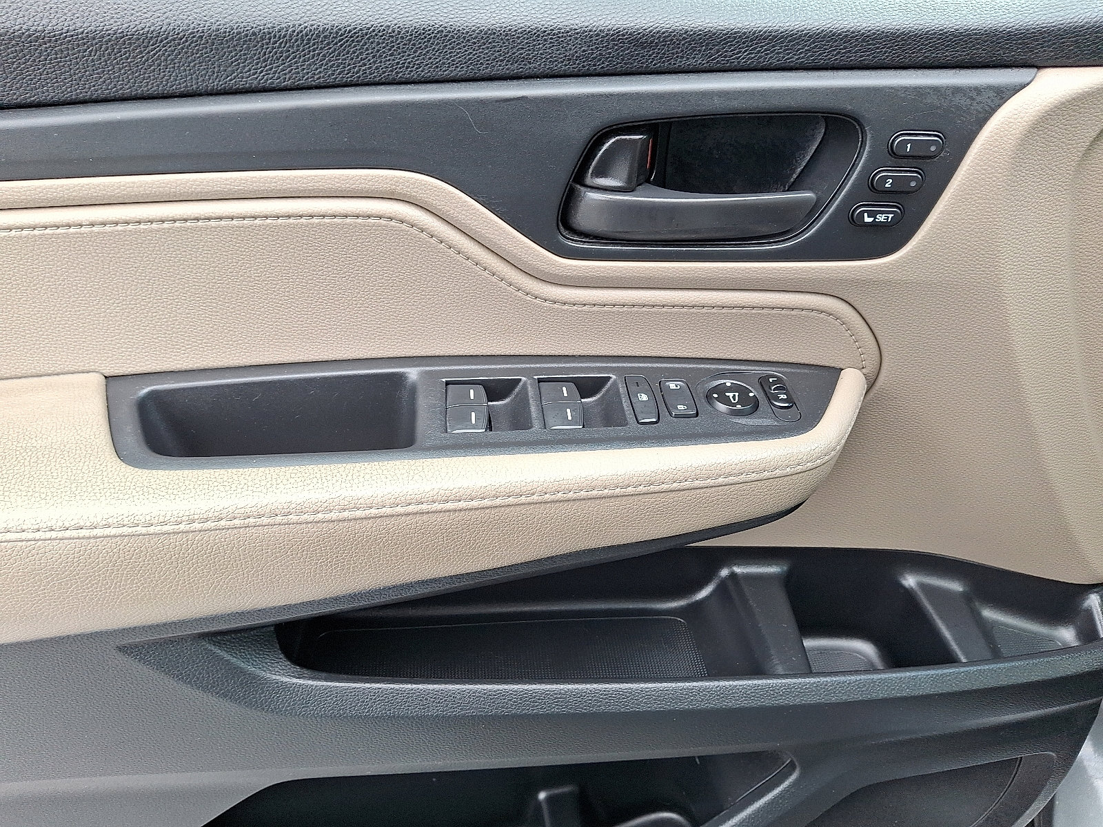 Used 2018 Honda Odyssey EX-L image 12