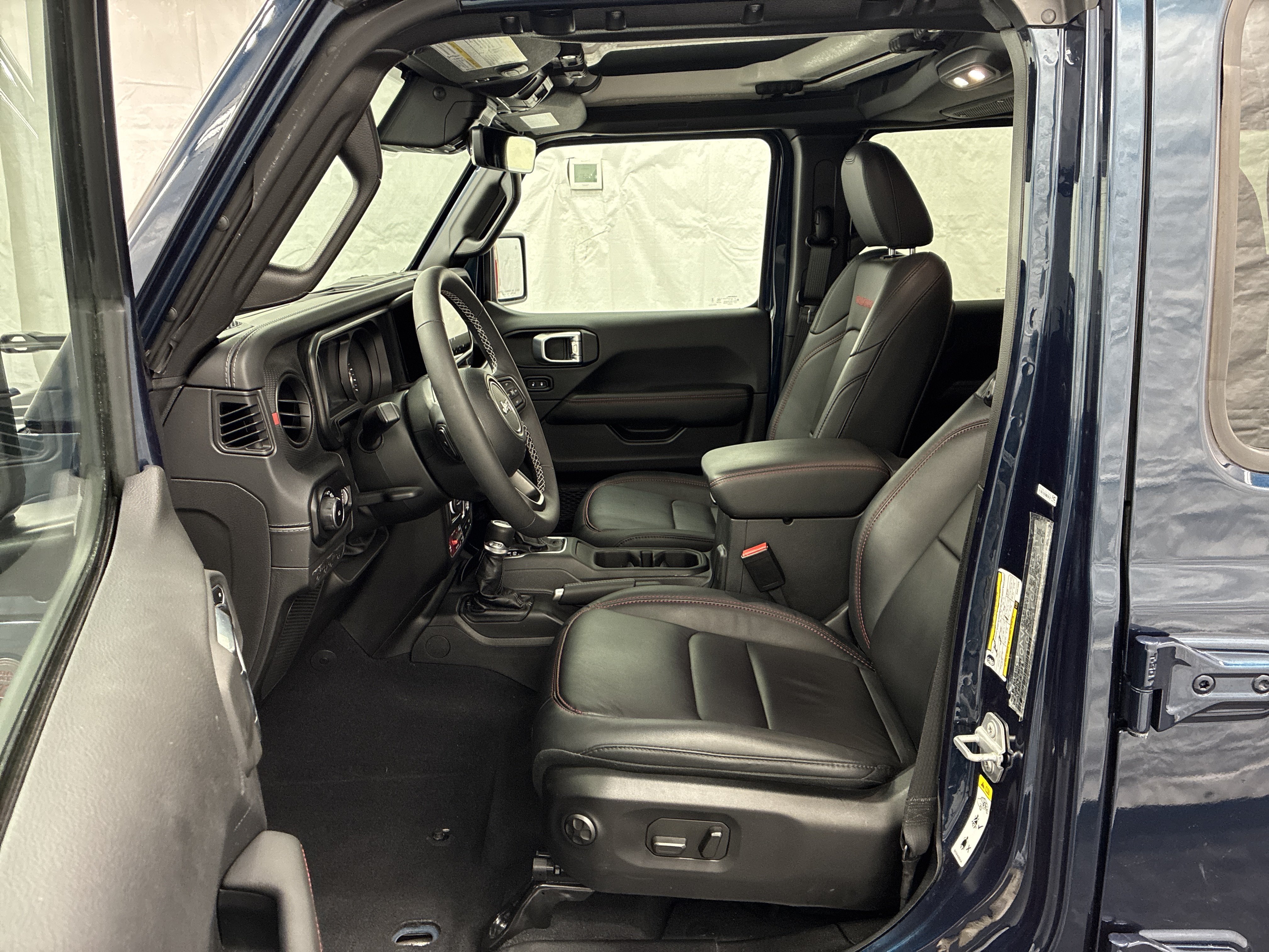 Certified 2025 Jeep Wrangler Unlimited Rubicon AWD/4WD image 13