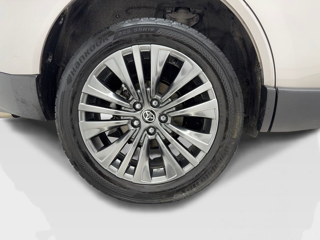 Used 2021 Toyota Venza XLE w/ Softex Package image 13