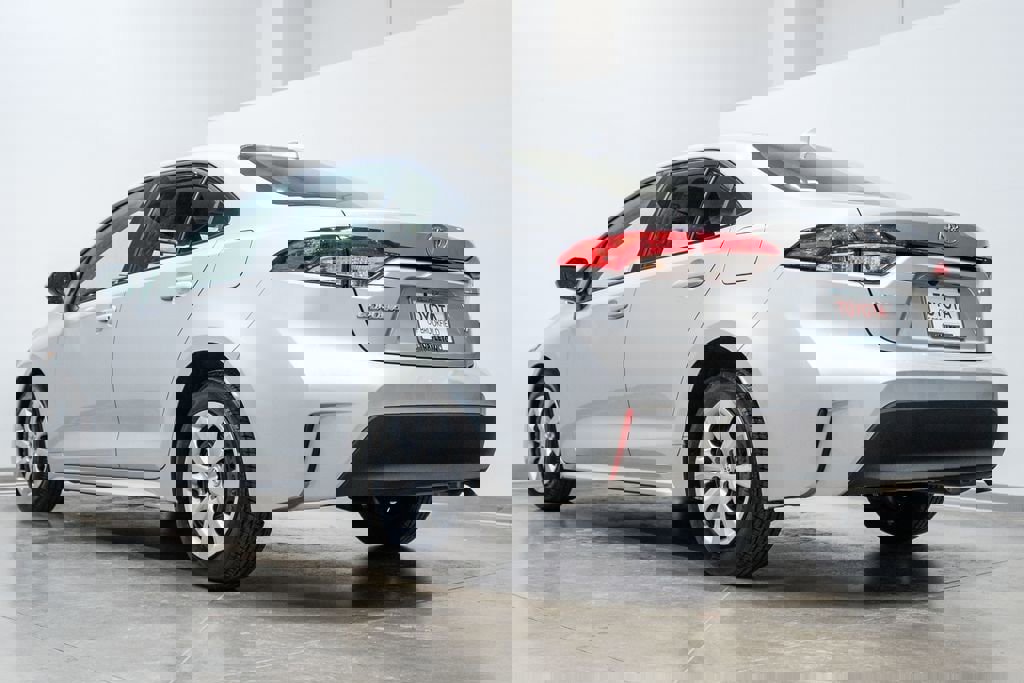 Certified 2025 Toyota Corolla LE image 7