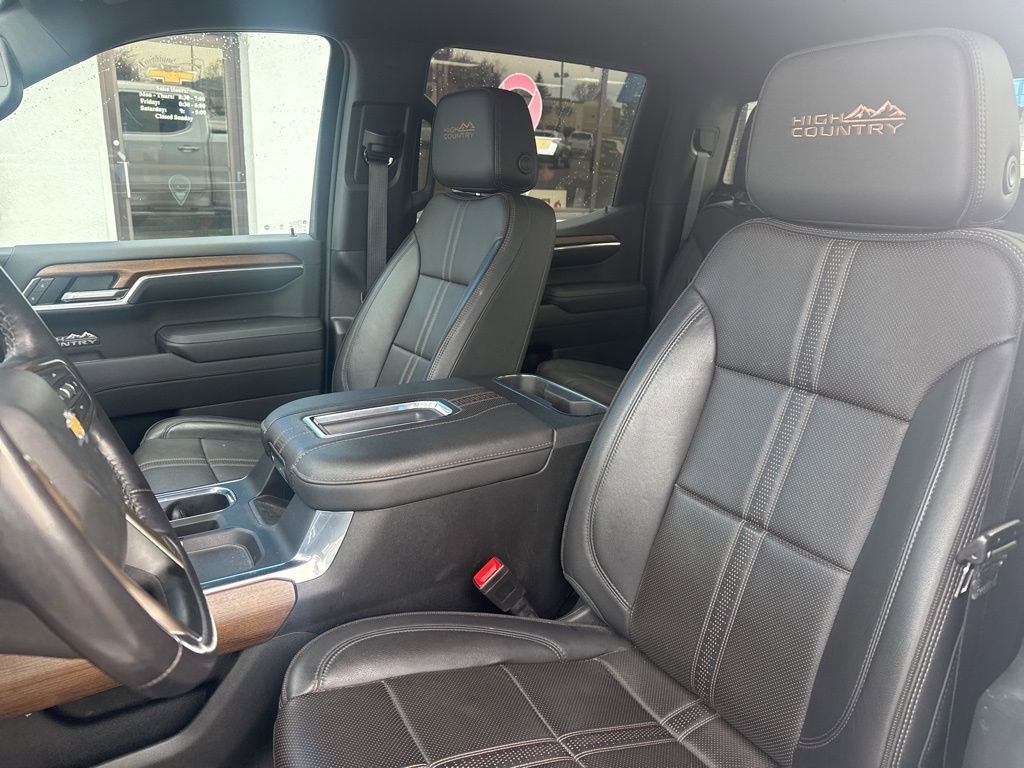 Certified 2022 Chevrolet Silverado 1500 High Country w/ Z71 Off-Road Package AWD/4WD image 17