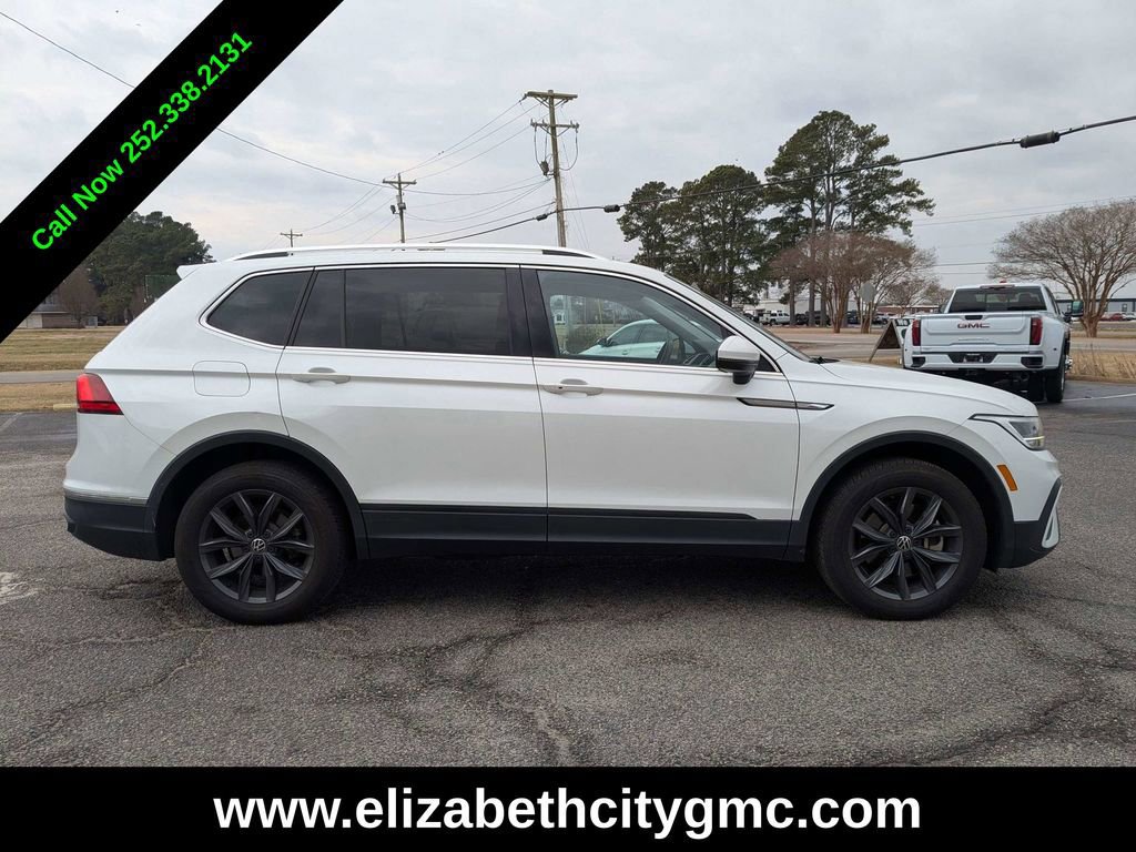 Used 2023 Volkswagen Tiguan SE image 4
