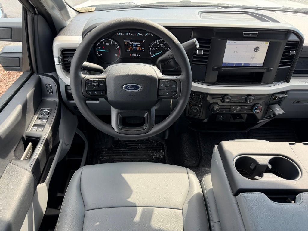 New 2026 Ford F550 4x4 Crew Cab image 19