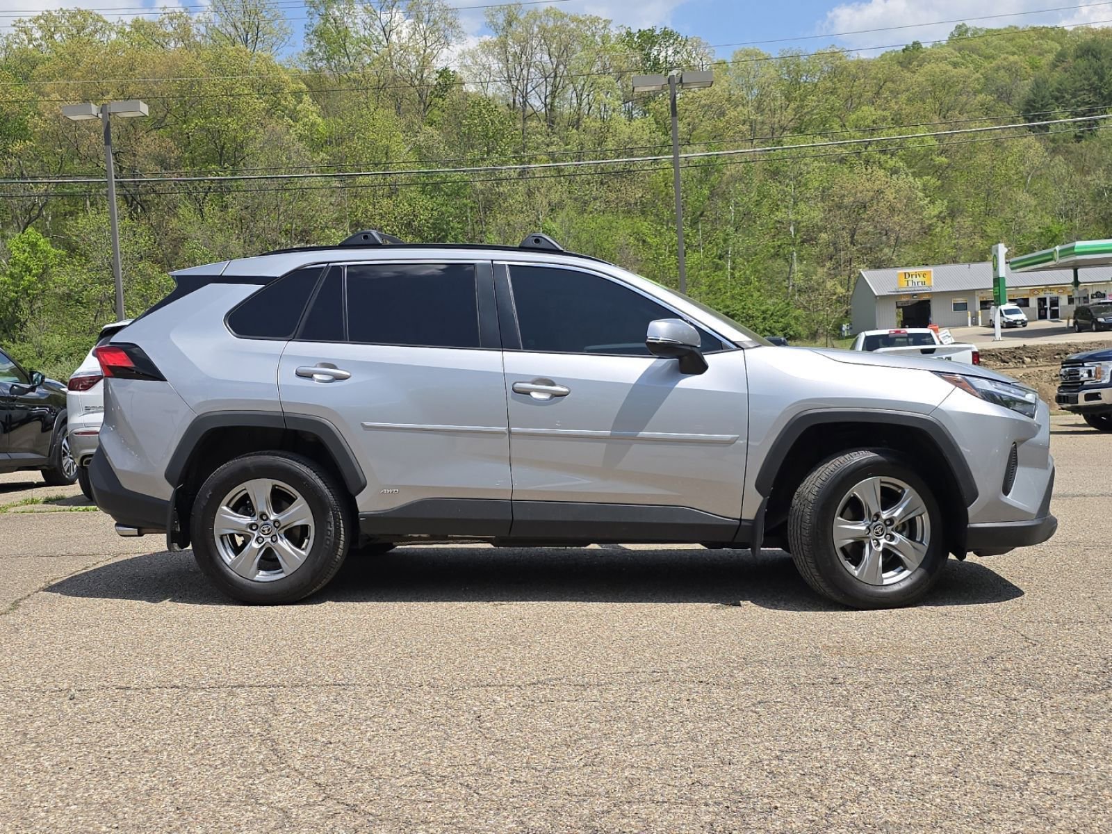 Used 2024 Toyota RAV4 XLE AWD/4WD image 18