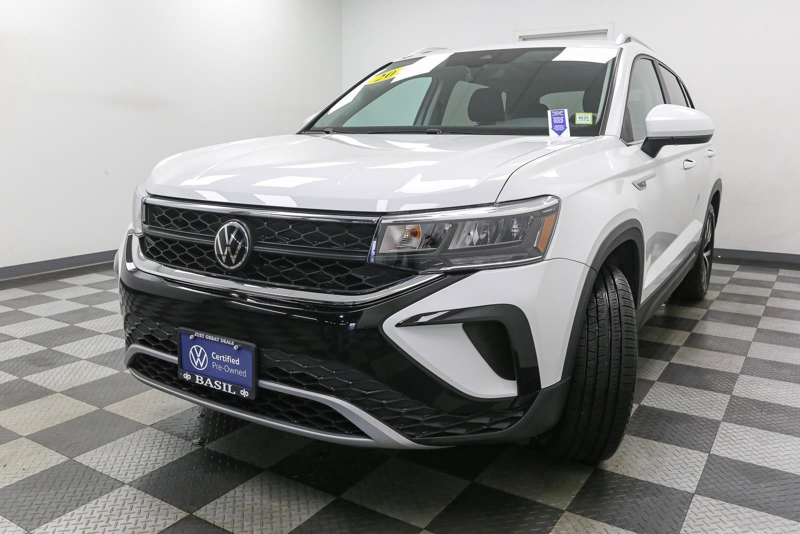 Certified 2023 Volkswagen Taos SE w/ Panoramic Sunroof Package AWD/4WD image 5