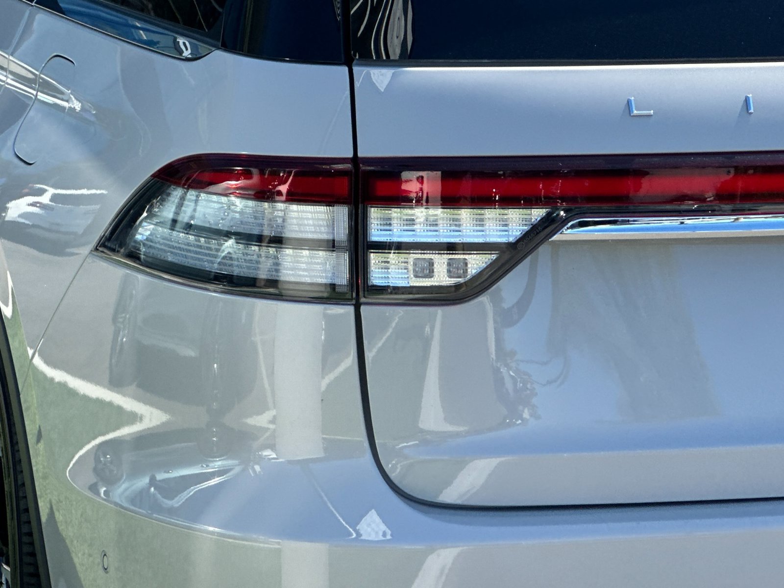Used 2023 Lincoln Aviator Reserve w/ Equipment Group 201A RWD image 33