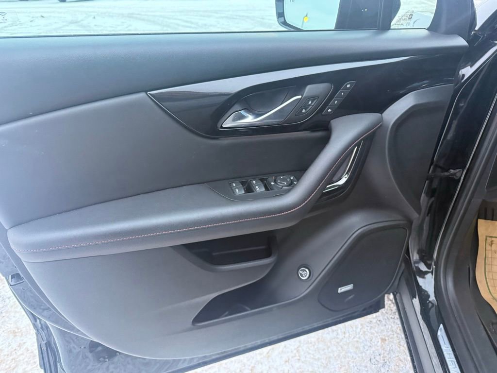 Used 2023 Chevrolet Blazer RS w/ Enhanced Convenience Package image 19