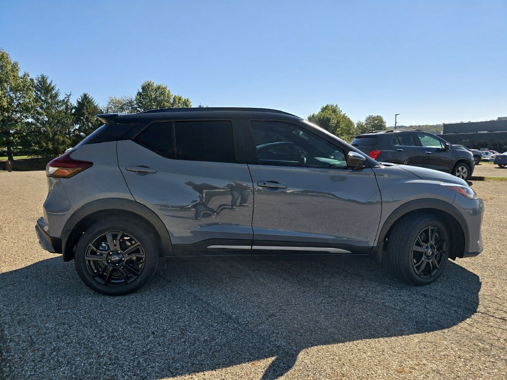 Used 2023 Nissan Kicks SR FWD image 14
