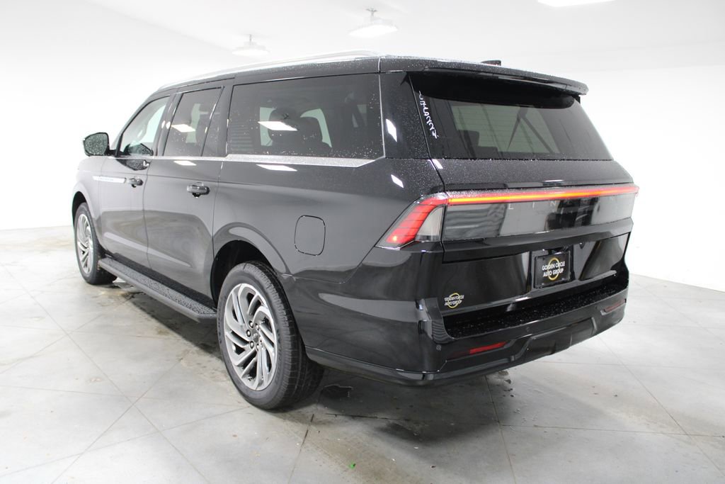 New 2026 Lincoln Navigator L Premier AWD/4WD image 6