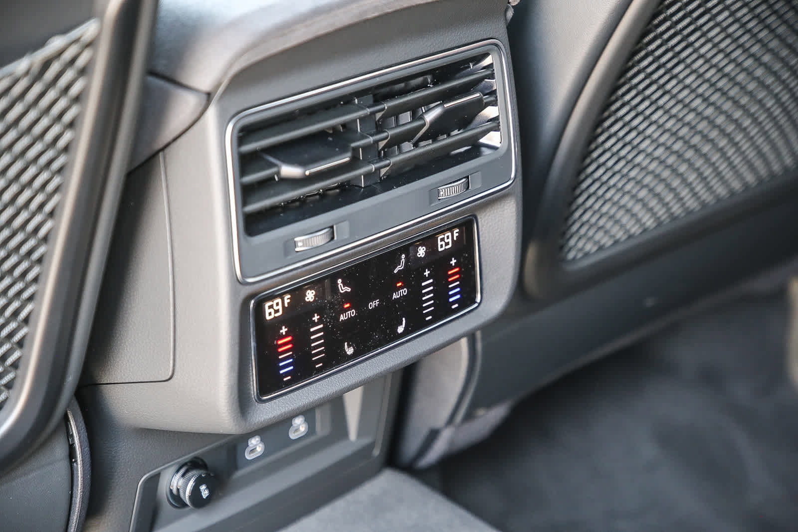 New 2025 Audi RS Q8 performance image 22