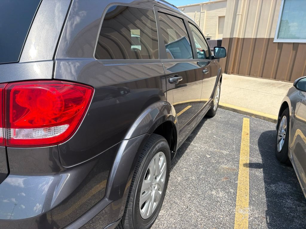 Used 2019 Dodge Journey SE w/ Connectivity Group FWD image 8