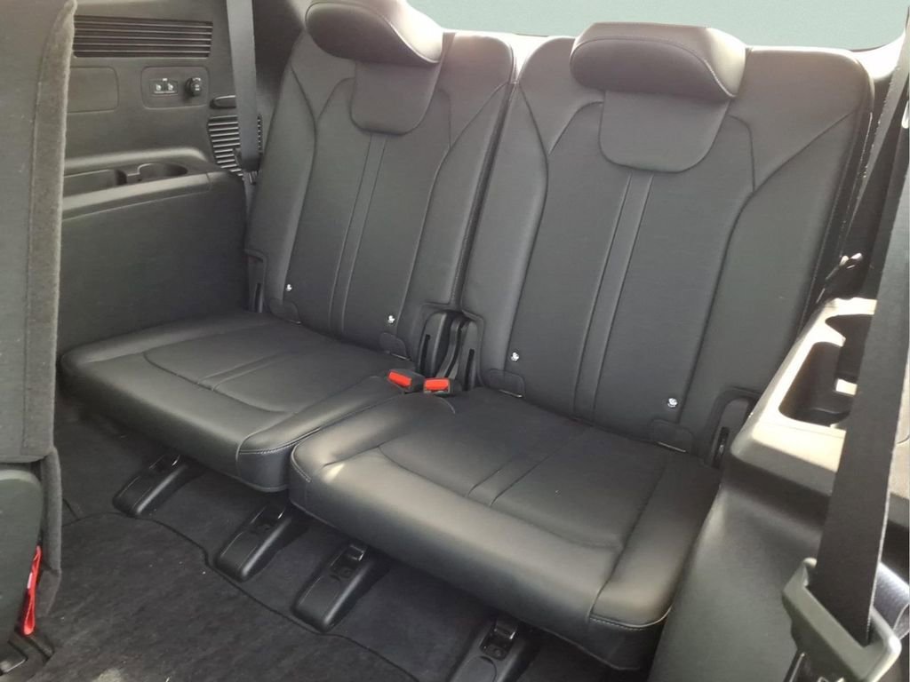 Used 2025 Kia Sorento S w/ Panoramic Sunroof Package FWD image 19