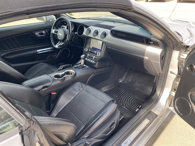 Used 2020 Ford Mustang Premium image 7