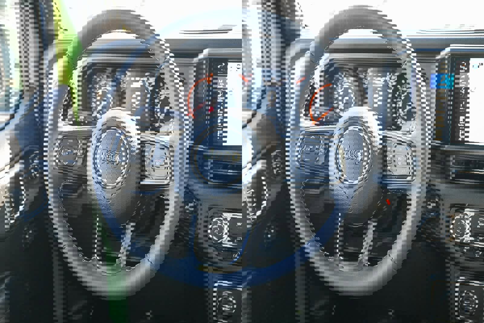 Used 2025 Jeep Gladiator Sport image 13