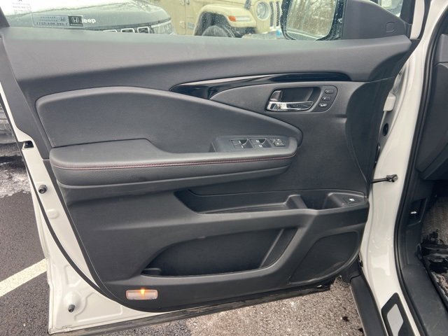Used 2024 Honda Ridgeline Black Edition image 4