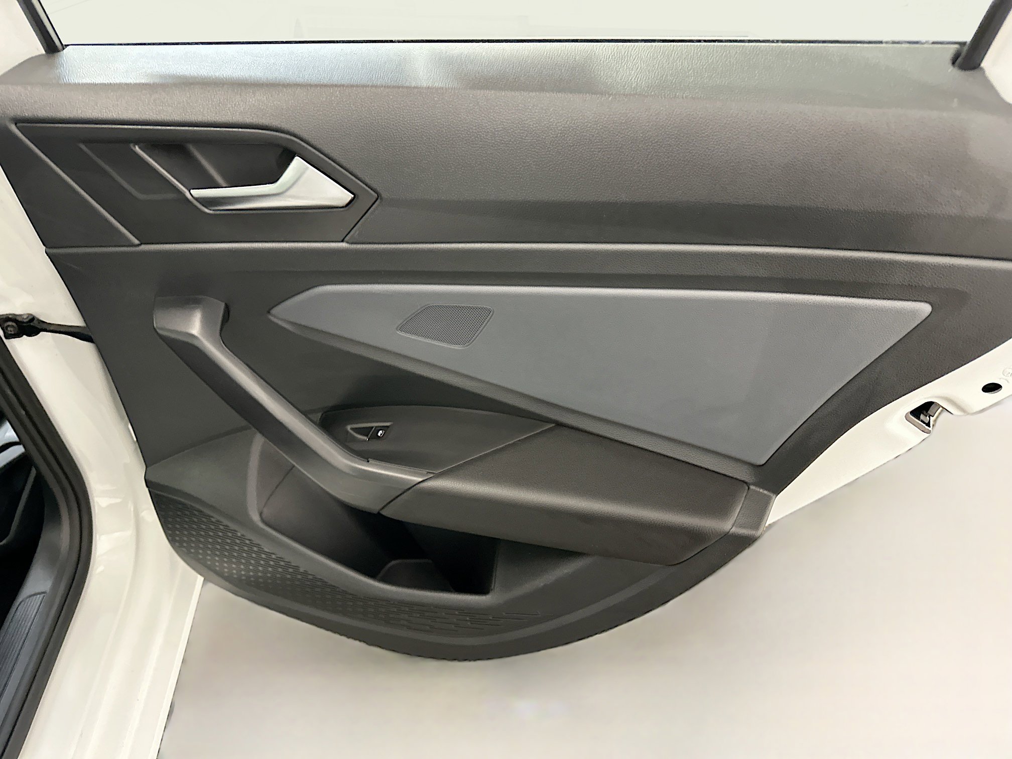 Used 2025 Volkswagen Jetta SE image 30