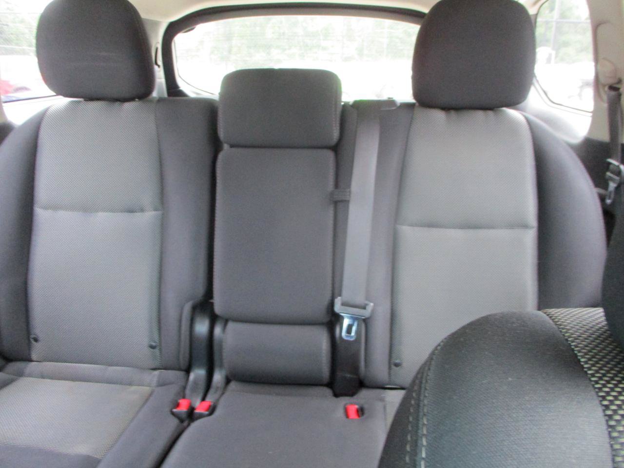 Used 2017 Nissan Pathfinder SV FWD image 16