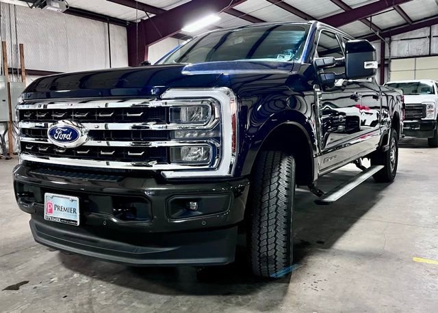 Used 2025 Ford F250 King Ranch w/ FX4 Off-Road Package image 6