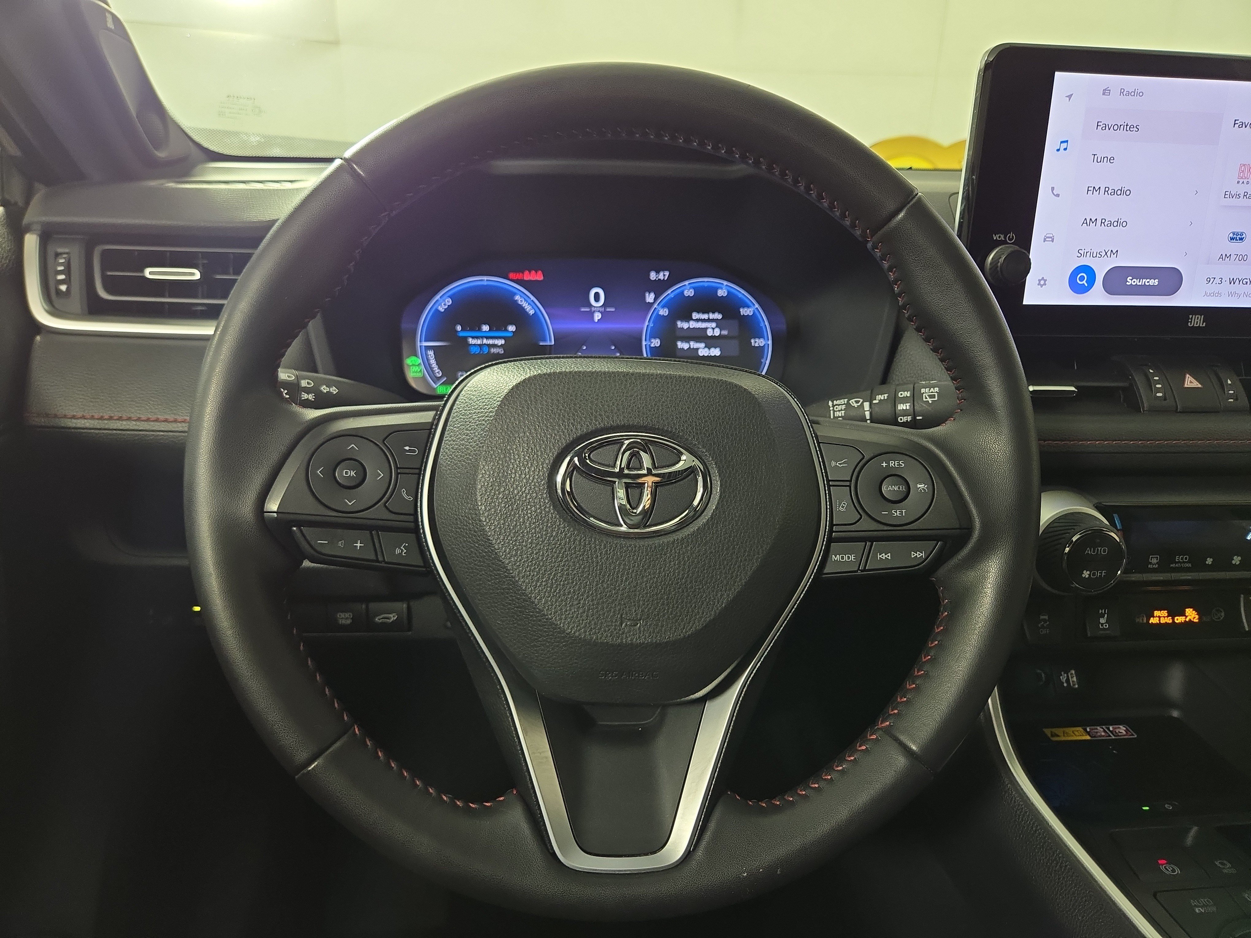 Used 2023 Toyota RAV4 XSE AWD/4WD image 15