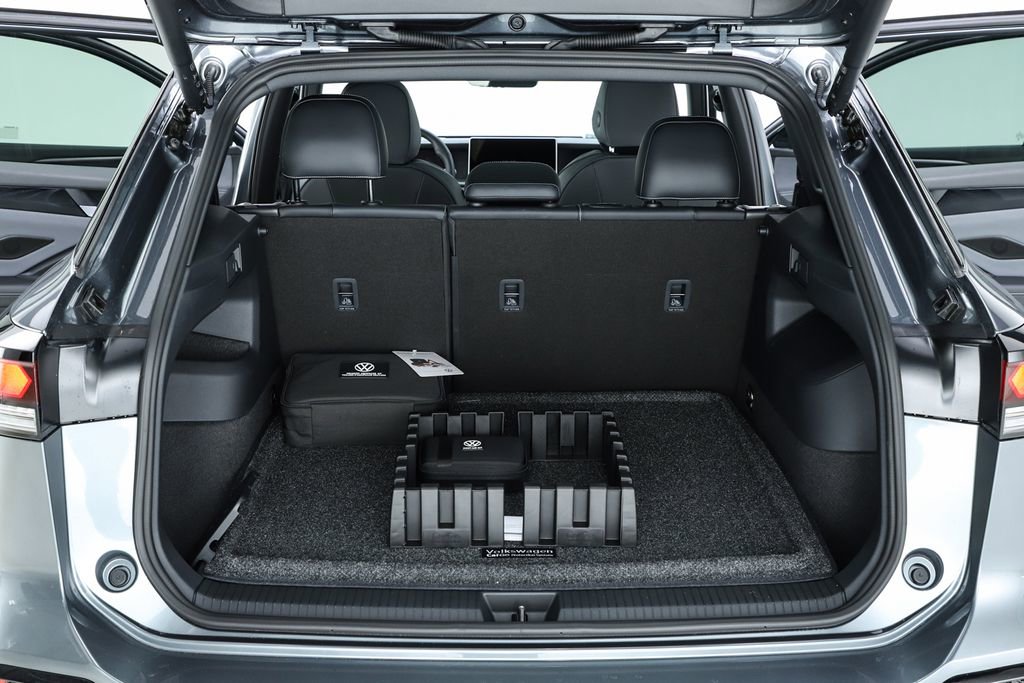 New 2026 Volkswagen Tiguan SE R-Line image 29