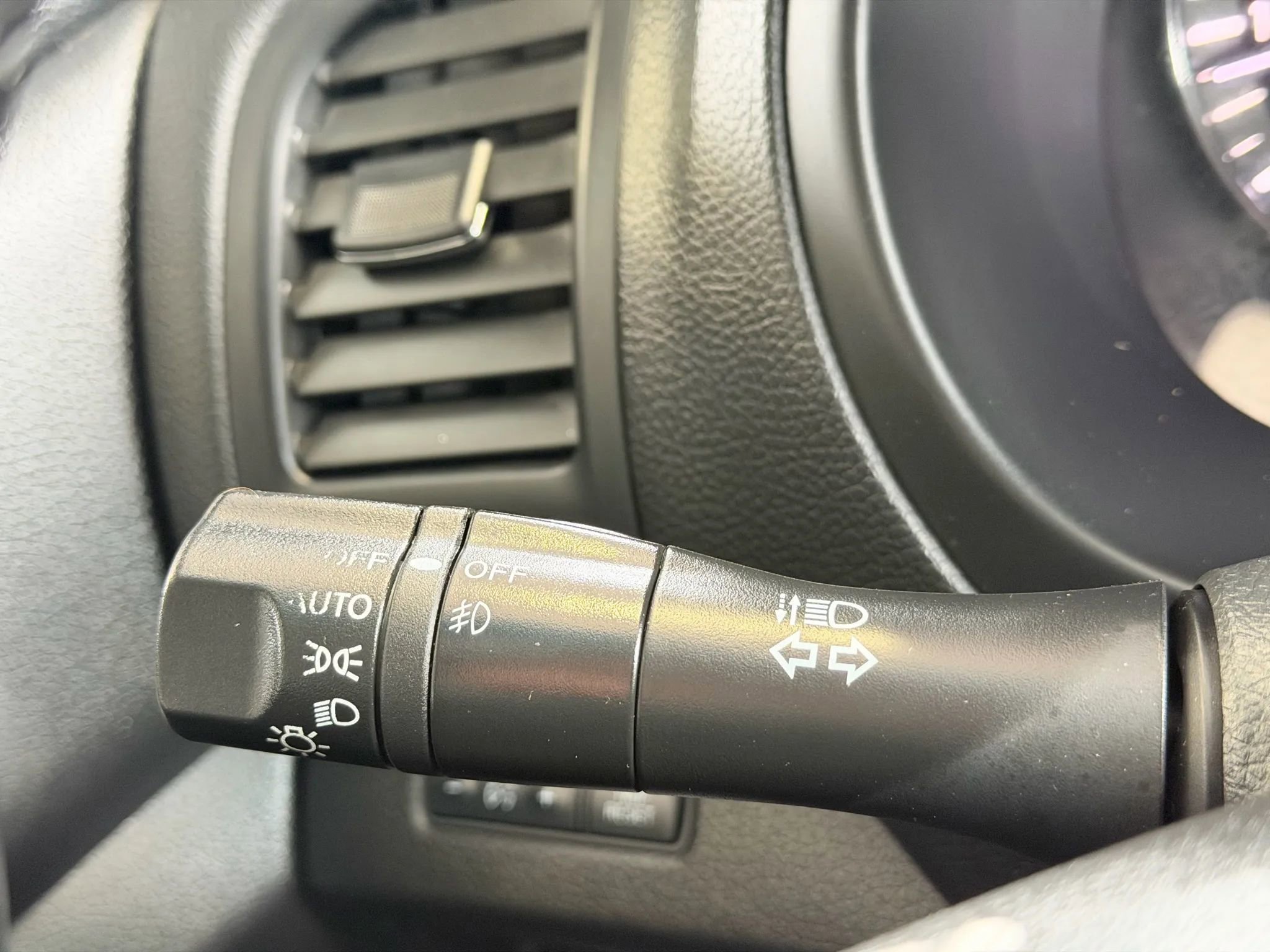 Used 2014 Nissan Altima 2.5 SV w/ Convenience Package image 12