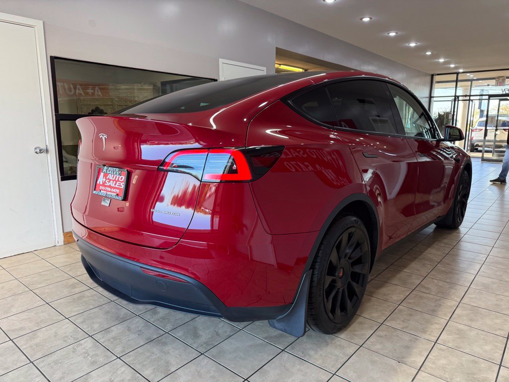 Used 2022 Tesla Model Y Long Range AWD/4WD image 5