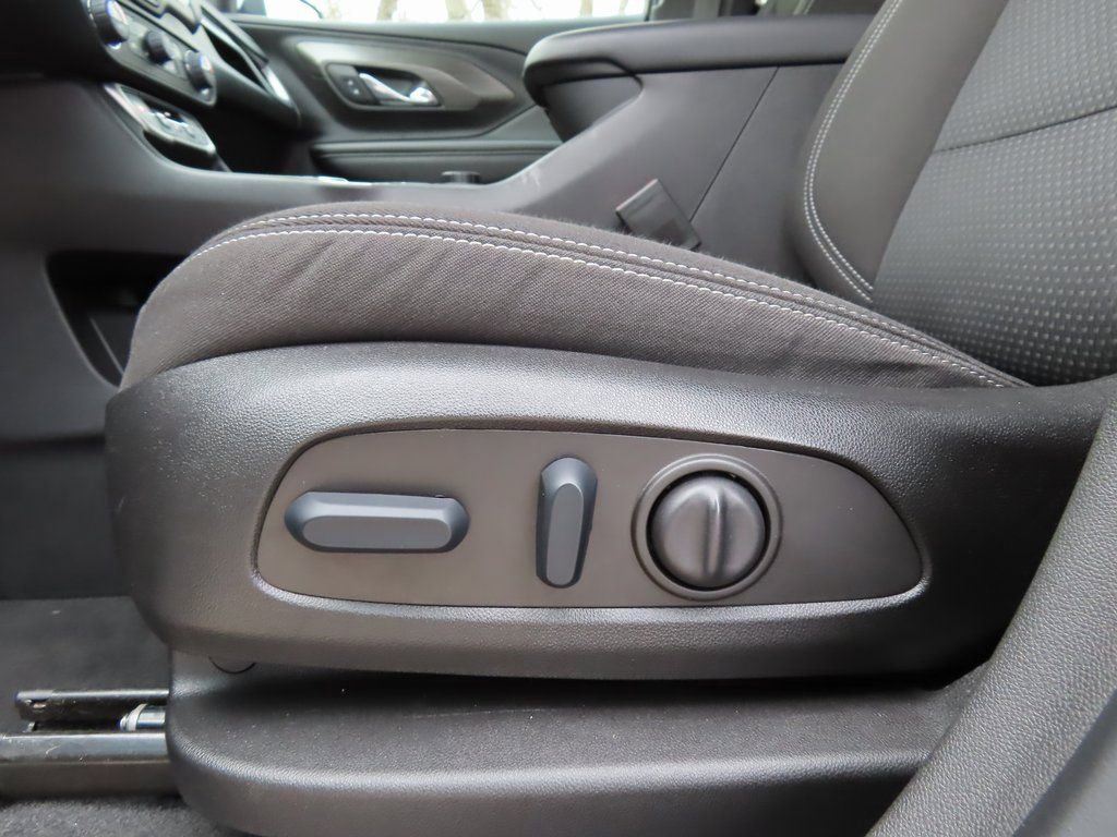 Certified 2023 GMC Terrain SLE w/ Driver Convenience Package image 6