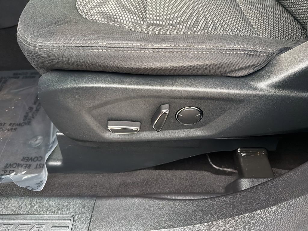 Certified 2018 Ford Explorer XLT w/ Equipment Group 201A image 16