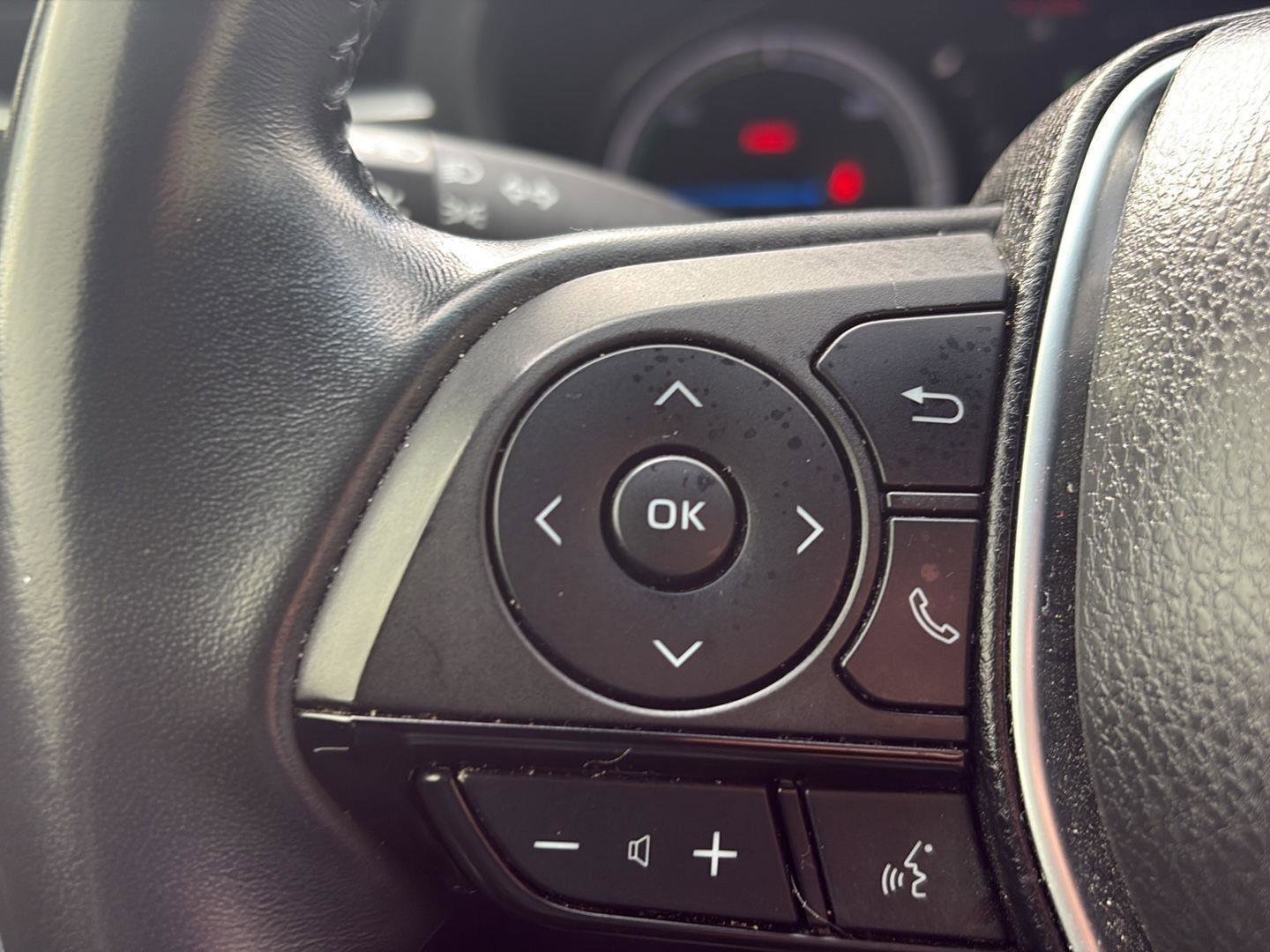 Used 2022 Toyota Venza XLE image 19