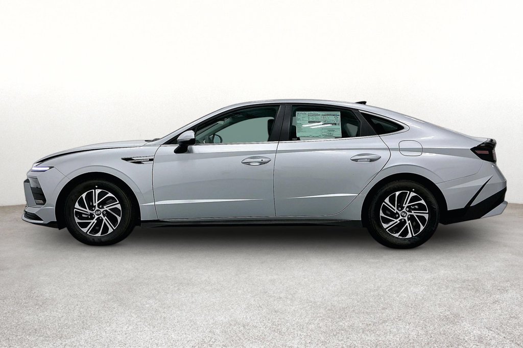 New 2026 Hyundai Sonata Blue FWD image 6