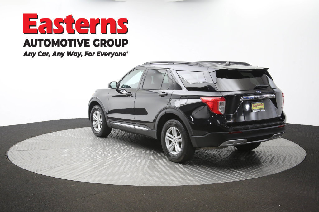 Used 2022 Ford Explorer XLT w/ Equipment Group 202A AWD/4WD image 60